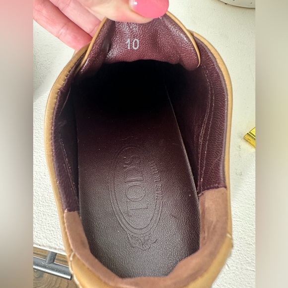 **SOLD**Tod’s Women’s Leather Slip-On Driving Shoes – Camel Tan - Picture 8 of 8